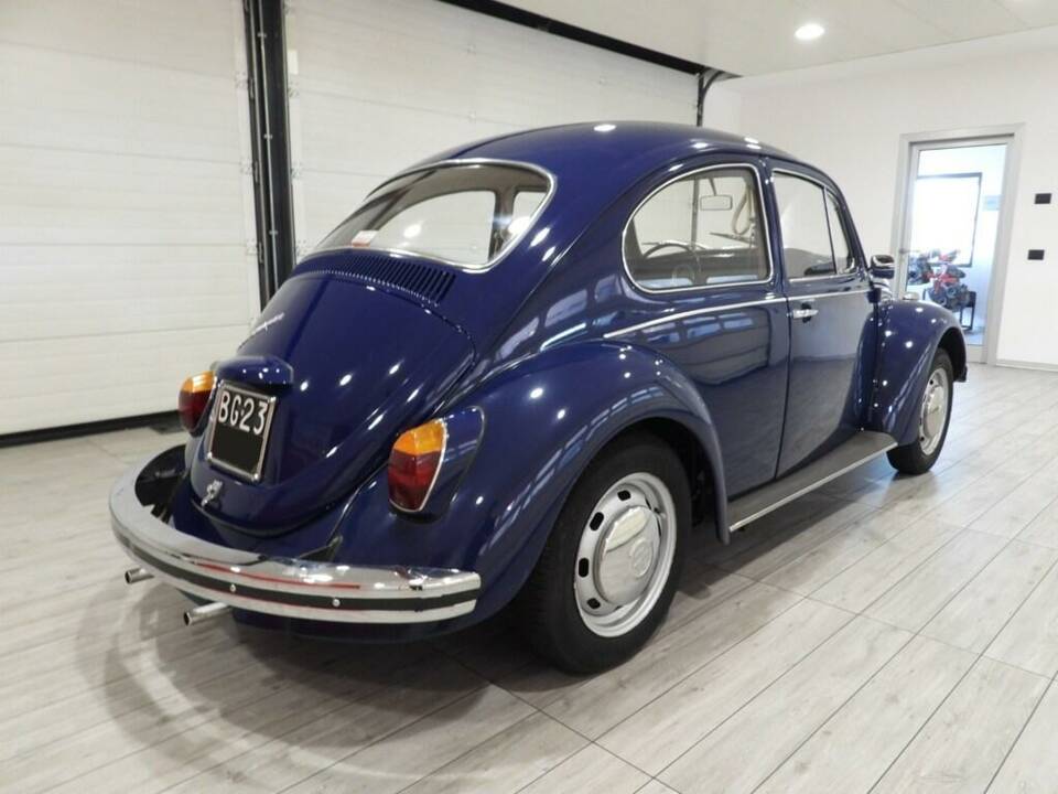 Image 2/10 of Volkswagen Beetle 1200 (1970)