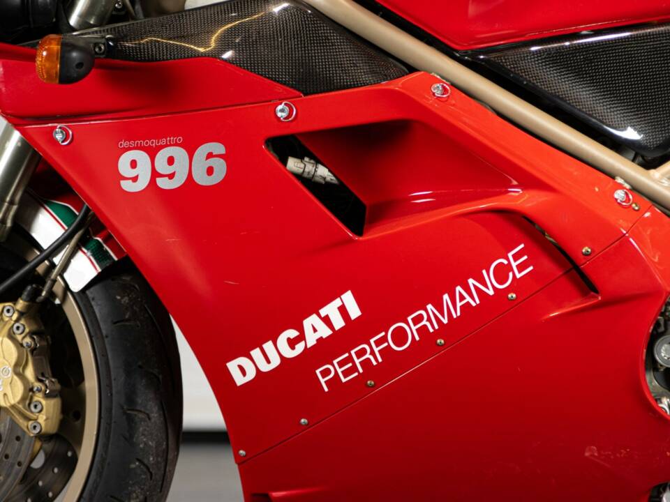 Immagine 35/50 di Ducati 996 (2000)