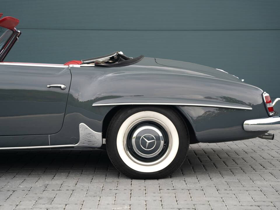 Image 10/50 de Mercedes-Benz 190 SL (1961)