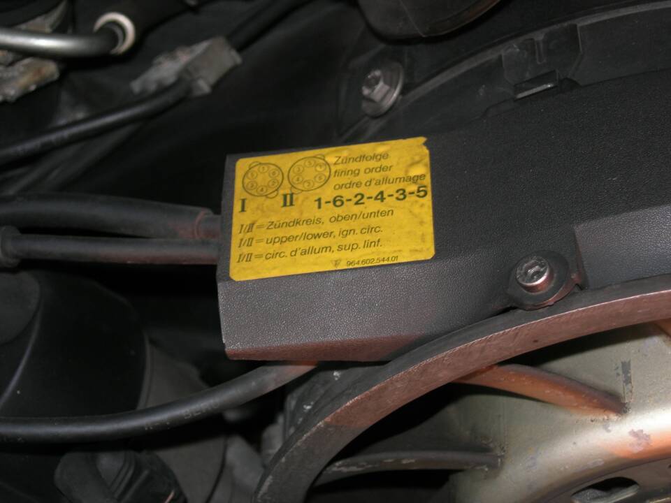 Image 35/42 of Porsche 911 Carrera 2 (1991)