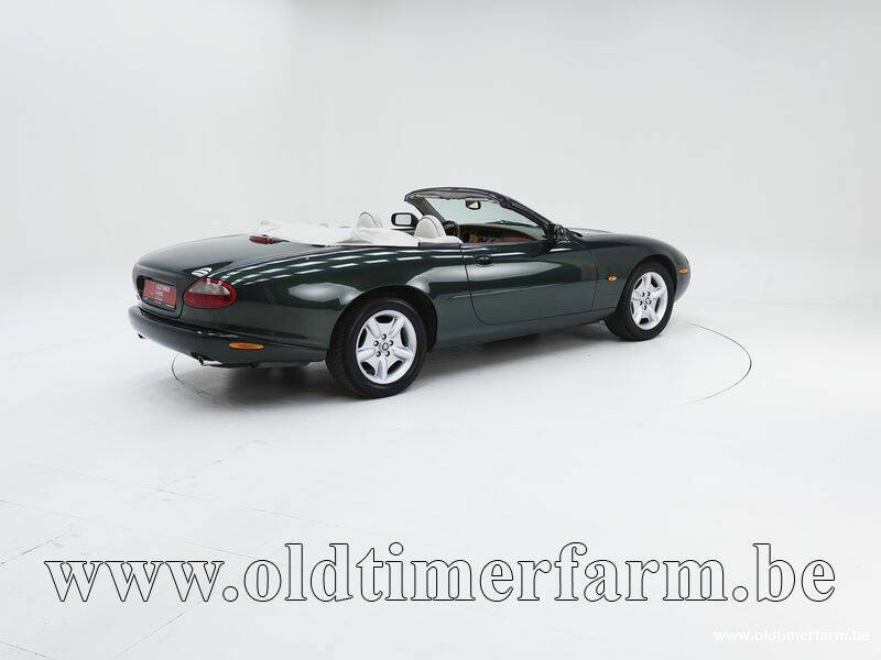 Imagen 2/15 de Jaguar XK8 4.0 (1998)