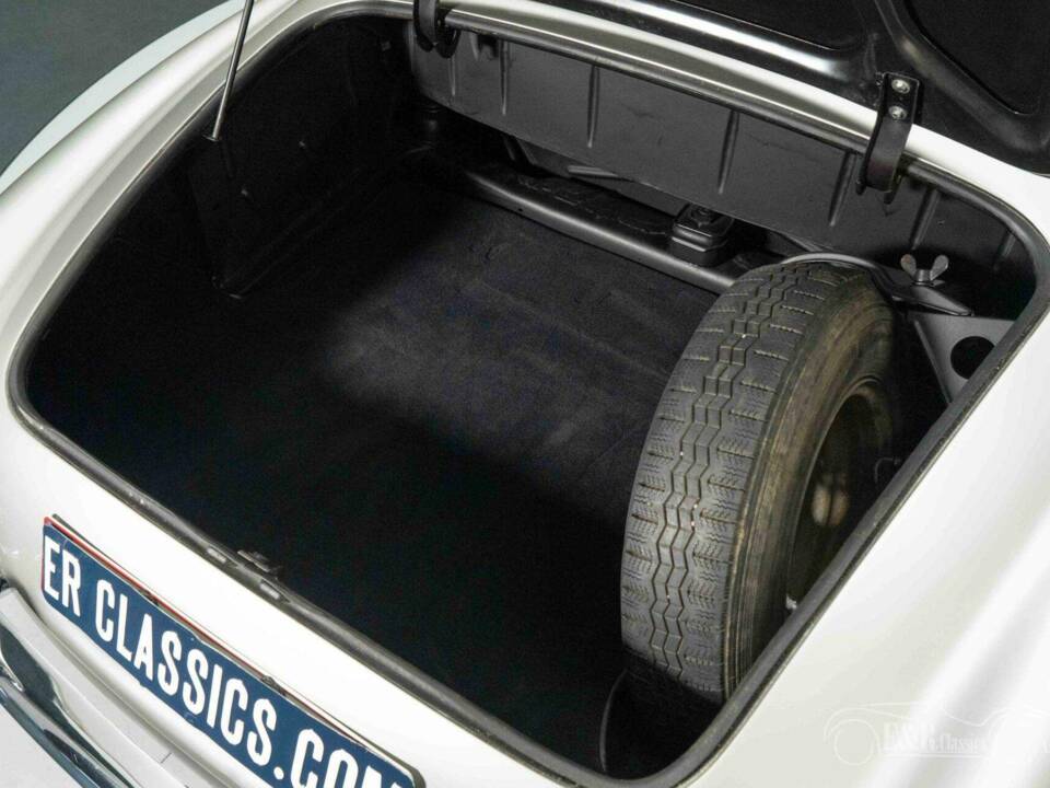 Image 17/19 of Mercedes-Benz 190 SL (1960)