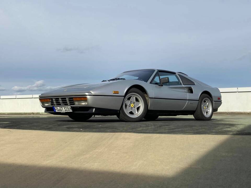 Image 2/14 of Ferrari 328 GTS (1986)