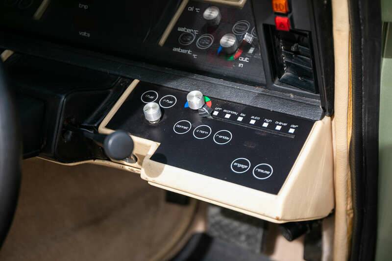 Image 19/39 of Aston Martin Lagonda (1982)