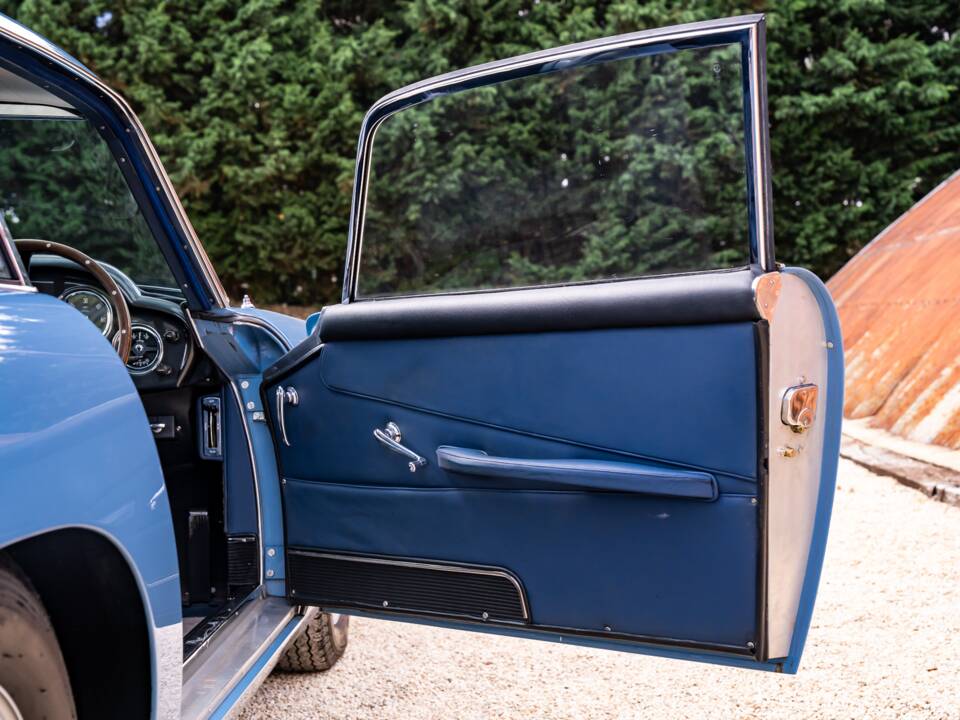 Image 13/56 of Aston Martin DB 4 (1960)