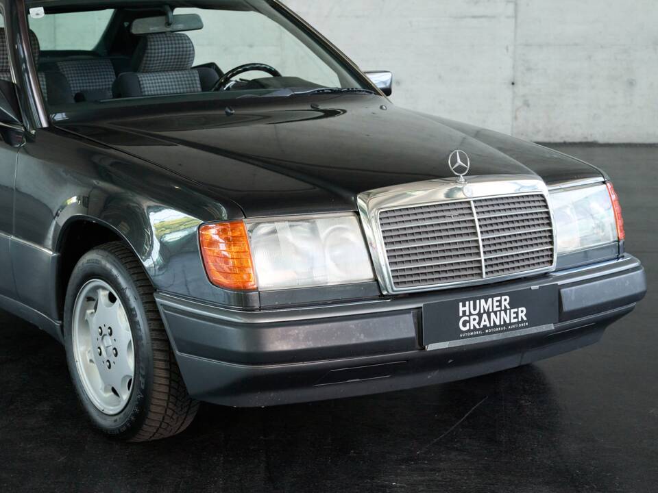 Bild 24/50 von Mercedes-Benz 300 CE (1991)