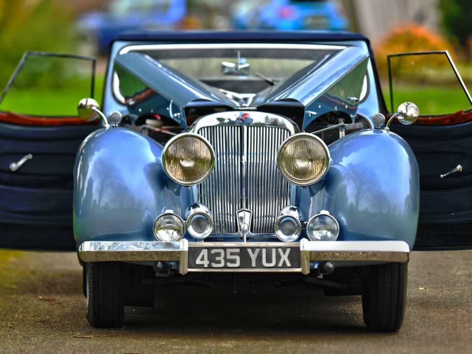Image 24/50 of Triumph 2000 Roadster (1949)