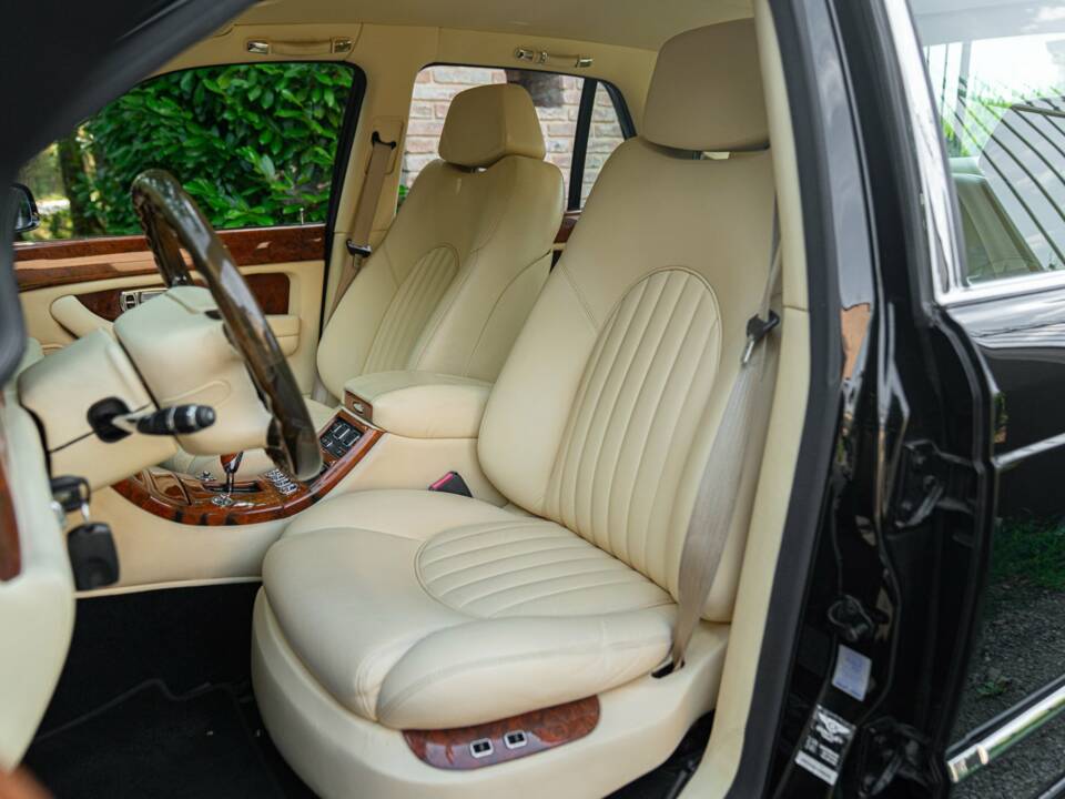 Immagine 22/50 di Bentley Arnage Red Label (1999)