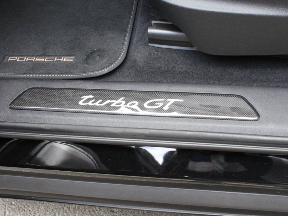 Image 14/19 of Porsche Cayenne Turbo GT (2022)