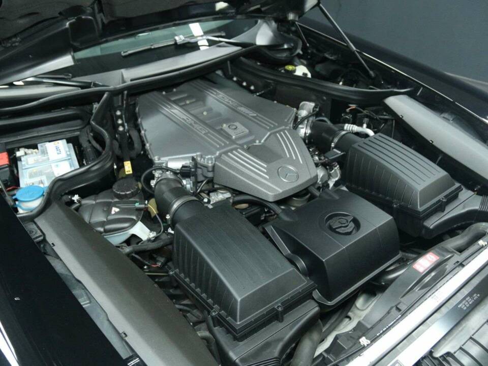 Image 25/30 of Mercedes-Benz SLS AMG Roadster (2012)