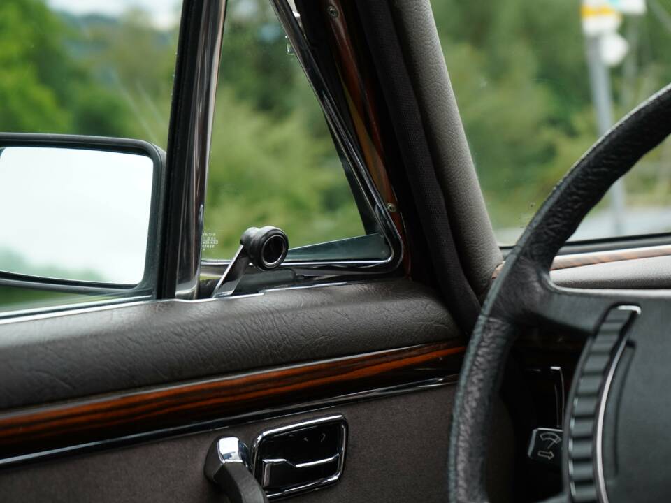 Afbeelding 14/89 van Mercedes-Benz 300 SEL 6.3 (1972)