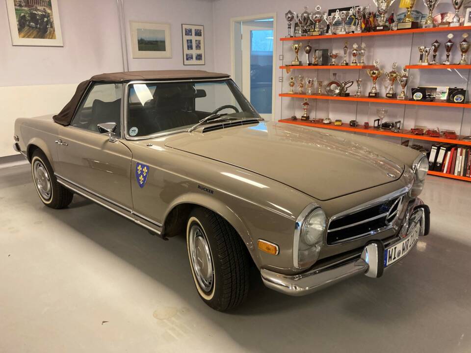 Bild 37/41 von Mercedes-Benz 280 SL (1971)