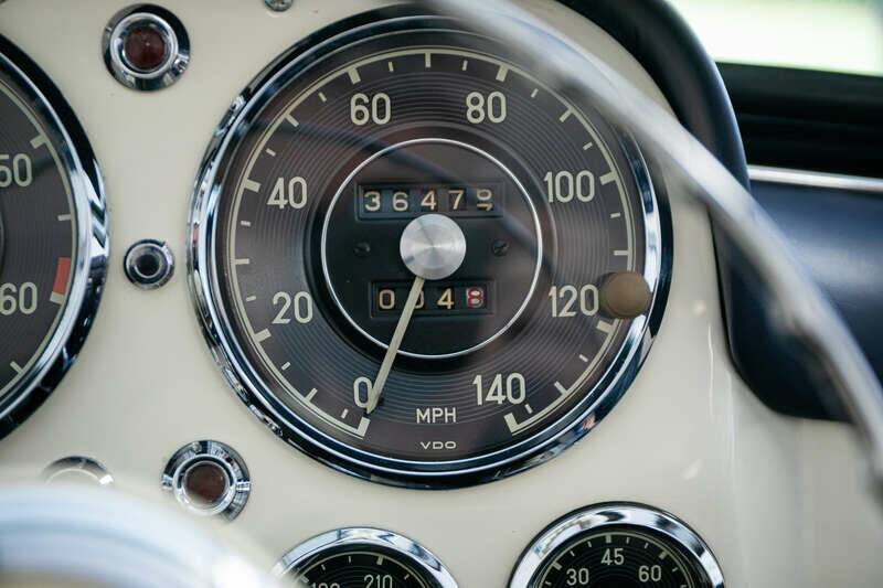 Imagen 11/38 de Mercedes-Benz 190 SL (1900)