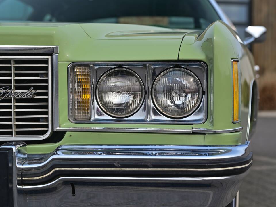 Image 7/44 of Chevrolet Impala (1974)