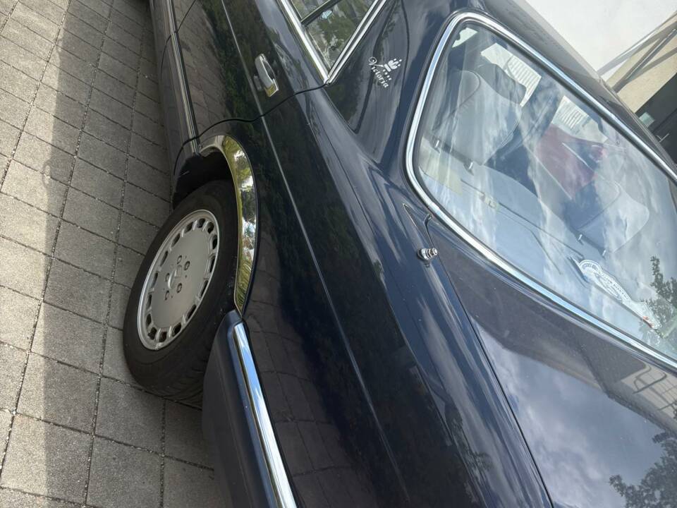 Immagine 2/13 di Mercedes-Benz 300 SE (1990)