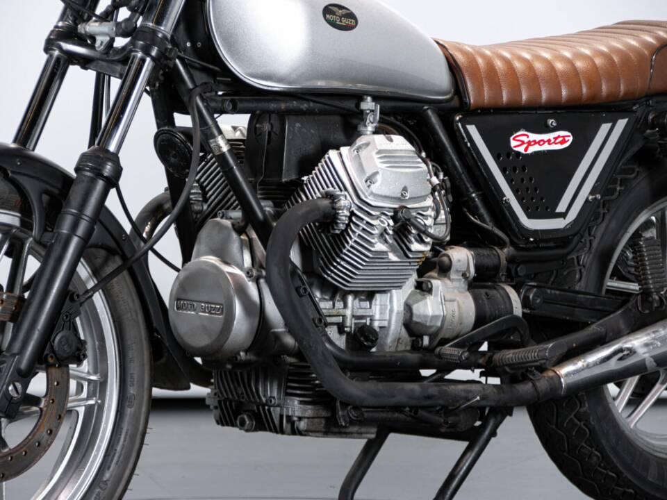Bild 29/50 von Moto Guzzi V 35 III (1986)