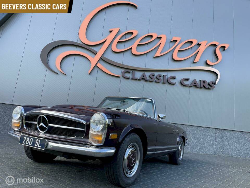 Image 1/9 of Mercedes-Benz 280 SL (1969)