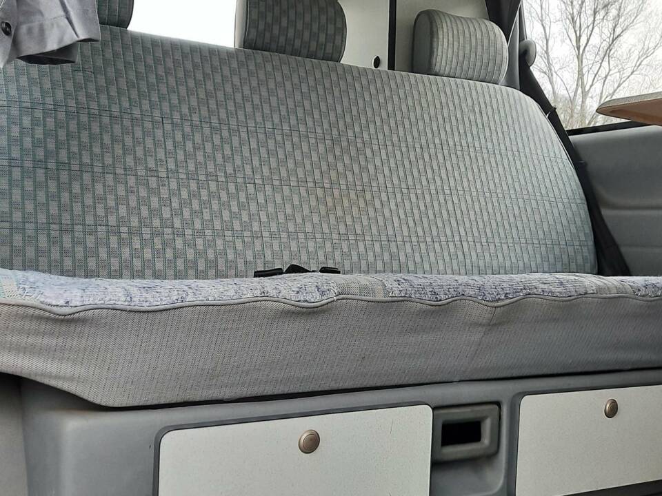 Bild 9/24 von Volkswagen T4 California 2.4 D (1994)