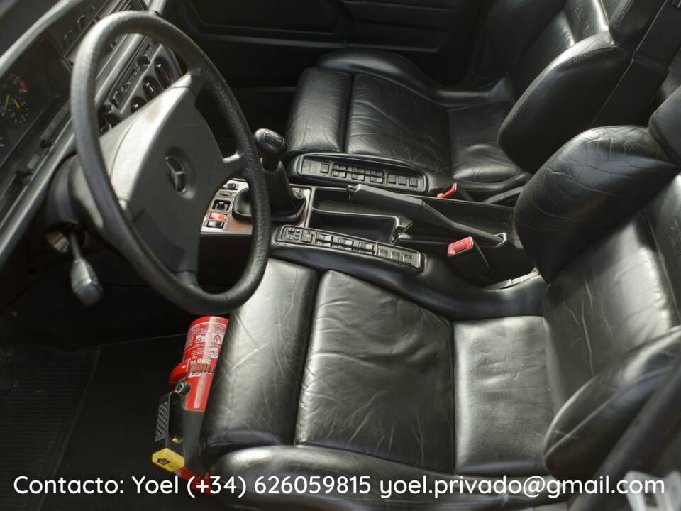 Image 19/41 of Mercedes-Benz 190 E 2.6 (1987)