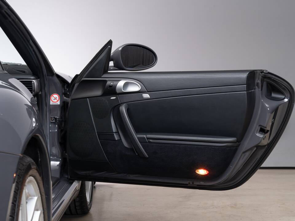 Bild 22/38 von Porsche 911 Carrera 4 (2011)