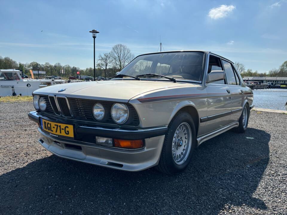 Bild 2/40 von BMW 524td (1985)