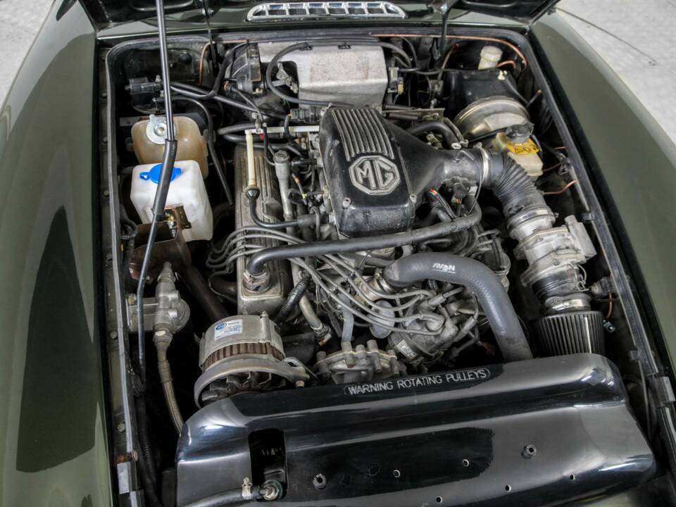 Immagine 38/50 di MG RV8 (1994)