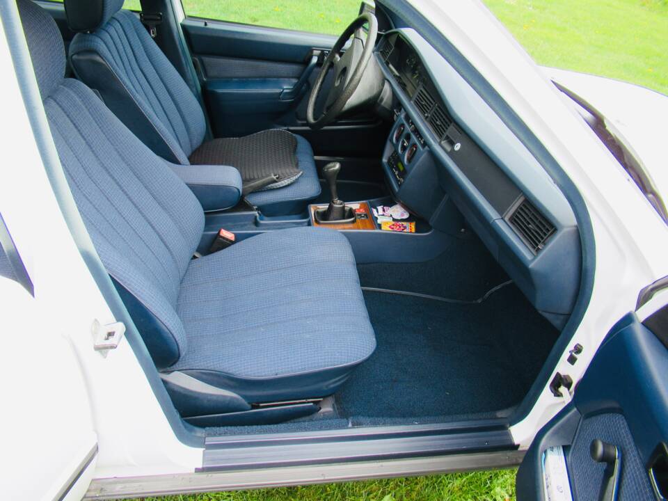 Bild 11/25 von Mercedes-Benz 190 D 2.5 (1986)