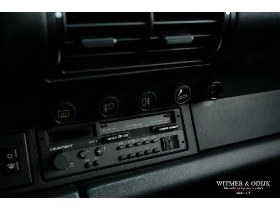 Image 34/42 of Porsche 911 Carrera 4 (1990)