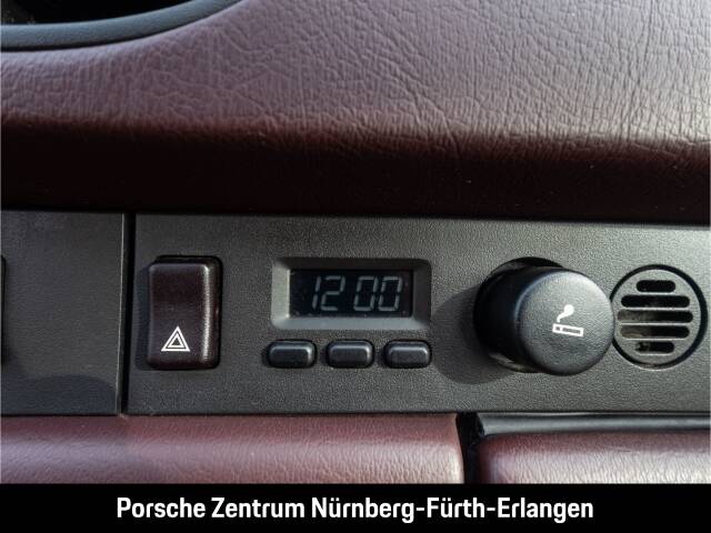 Immagine 26/39 di Porsche 944 Turbo (1988)