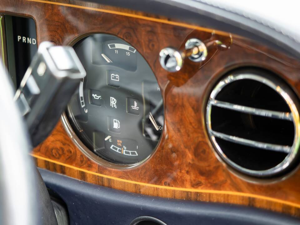 Bild 32/50 von Rolls-Royce Silver Spur Park Ward (1999)