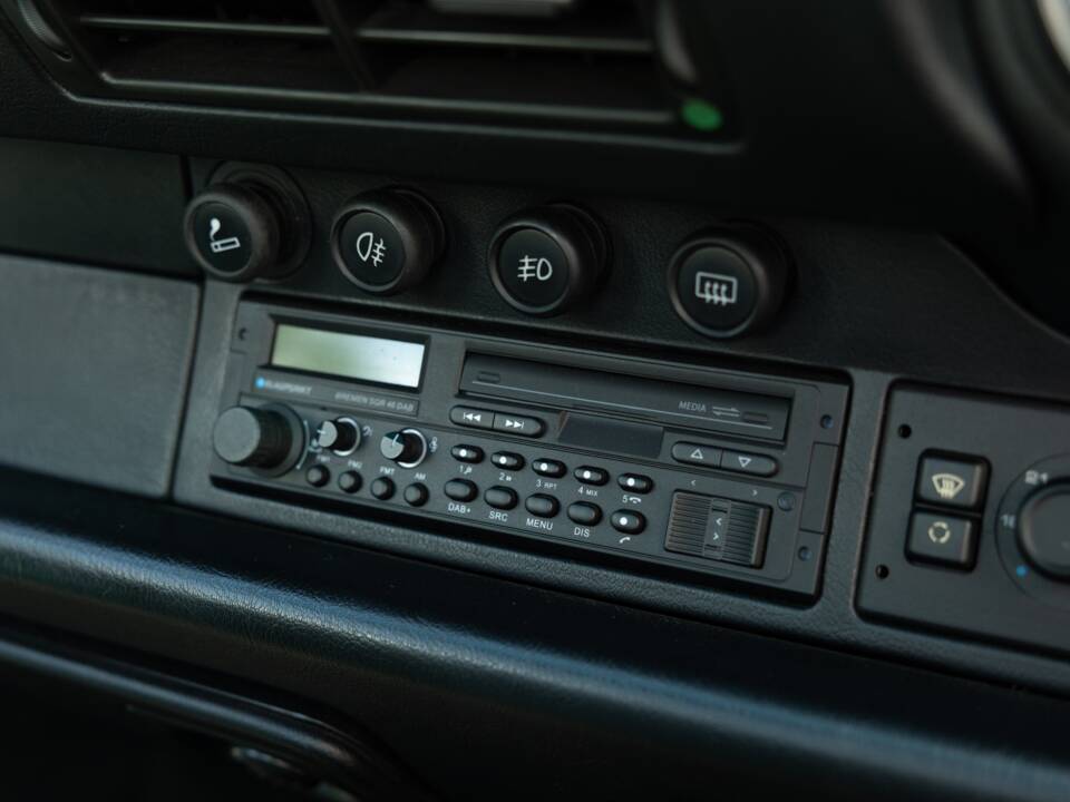Image 33/46 de Porsche 911 Targa (1997)