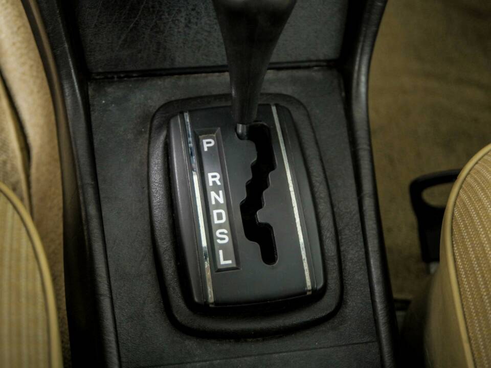 Afbeelding 25/50 van Mercedes-Benz 200 T (1982)