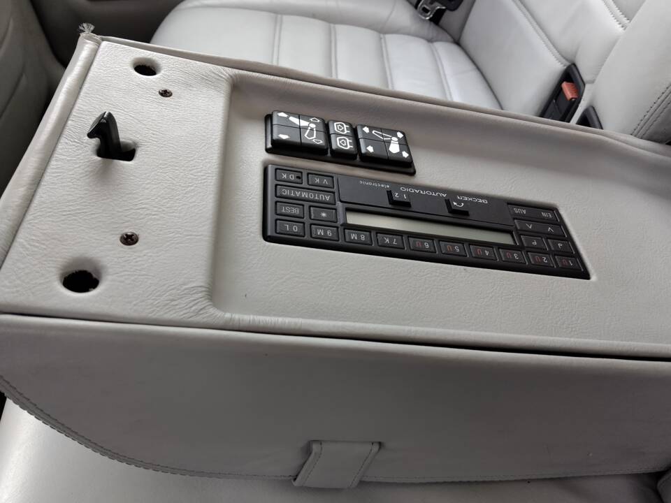 Bild 92/113 von BMW 735i (1986)