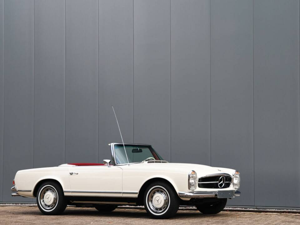 Image 6/14 of Mercedes-Benz 280 SL (1969)