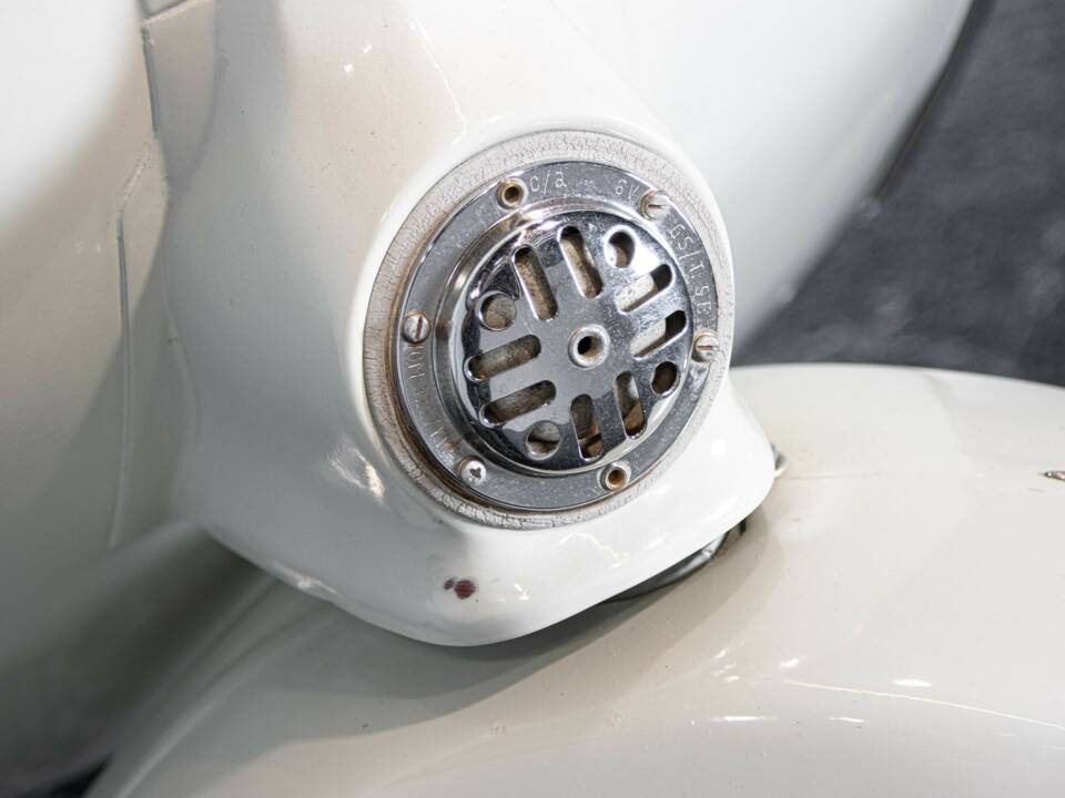 Image 36/50 of Piaggio Vespa 125 Super (1966)