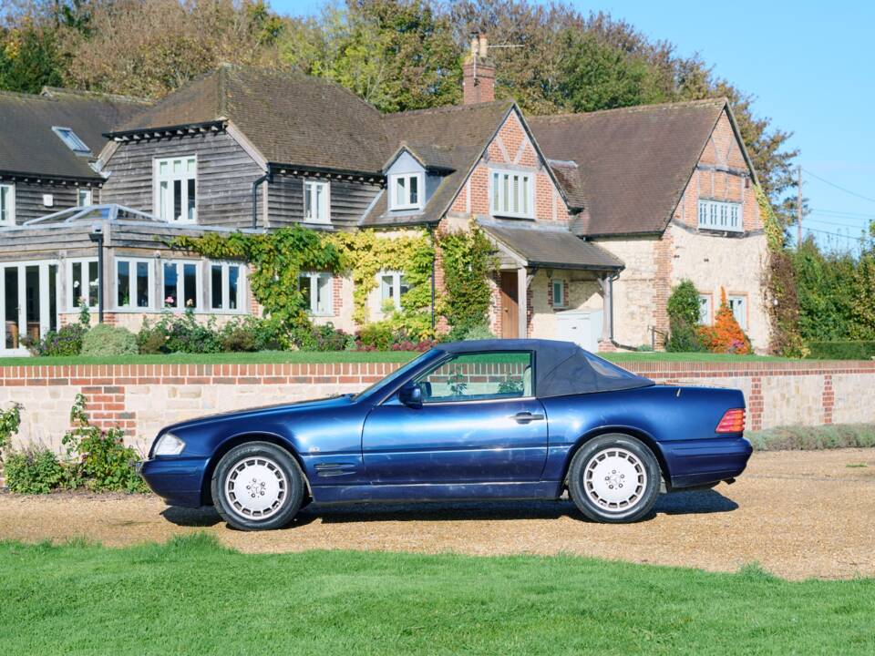 Image 14/50 of Mercedes-Benz SL 280 (1996)