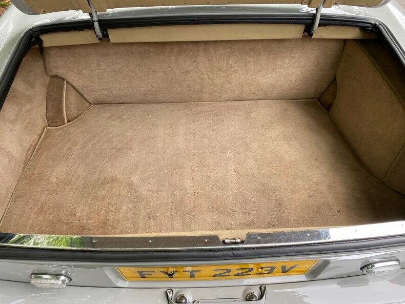 Bild 10/50 von Bentley Corniche (1980)