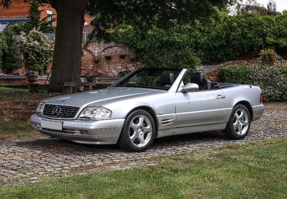 Image 12/37 of Mercedes-Benz SL 320 (2000)