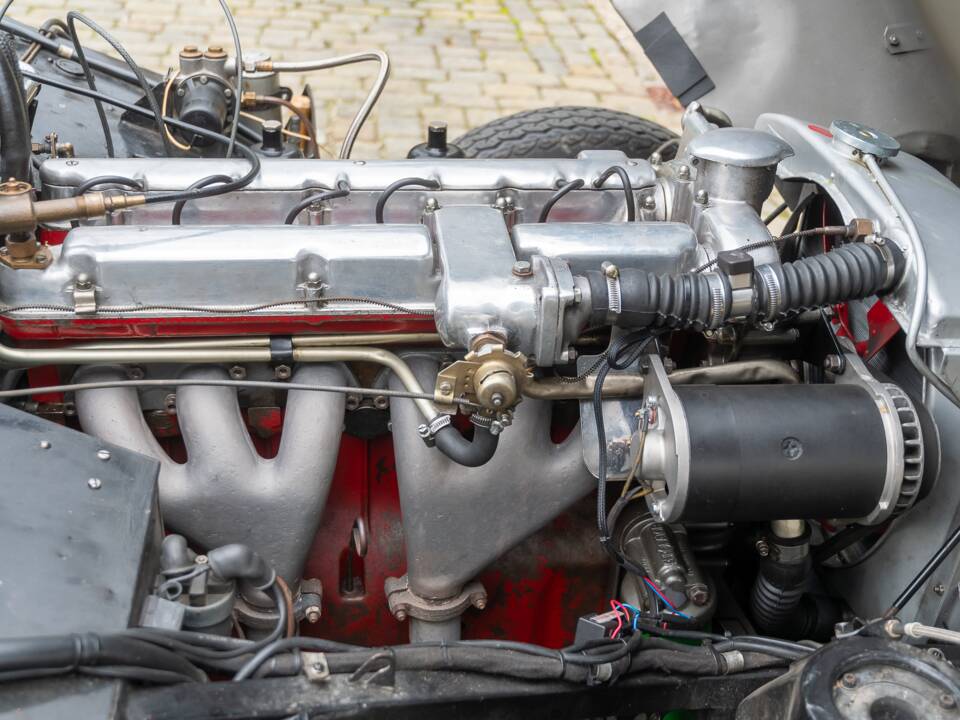 Afbeelding 22/29 van Aston Martin DB 2&#x2F;4 Mk II DHC (1956)