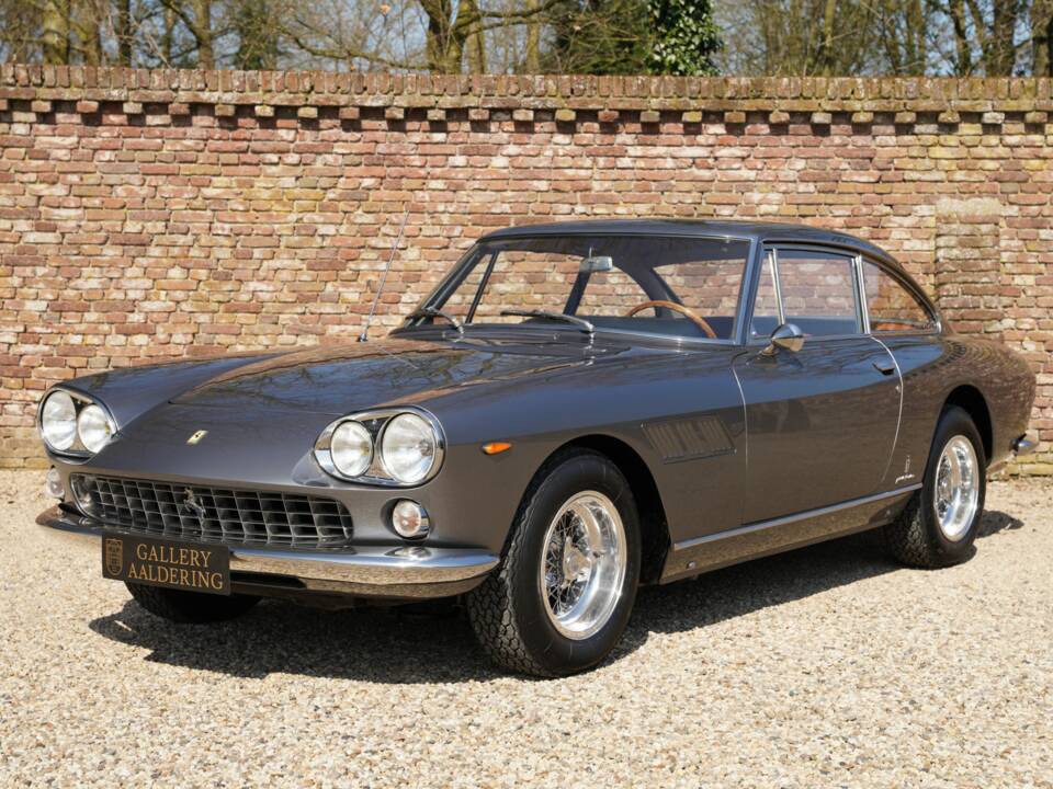 Immagine 23/50 di Ferrari 330 GT 2+2 (1965)