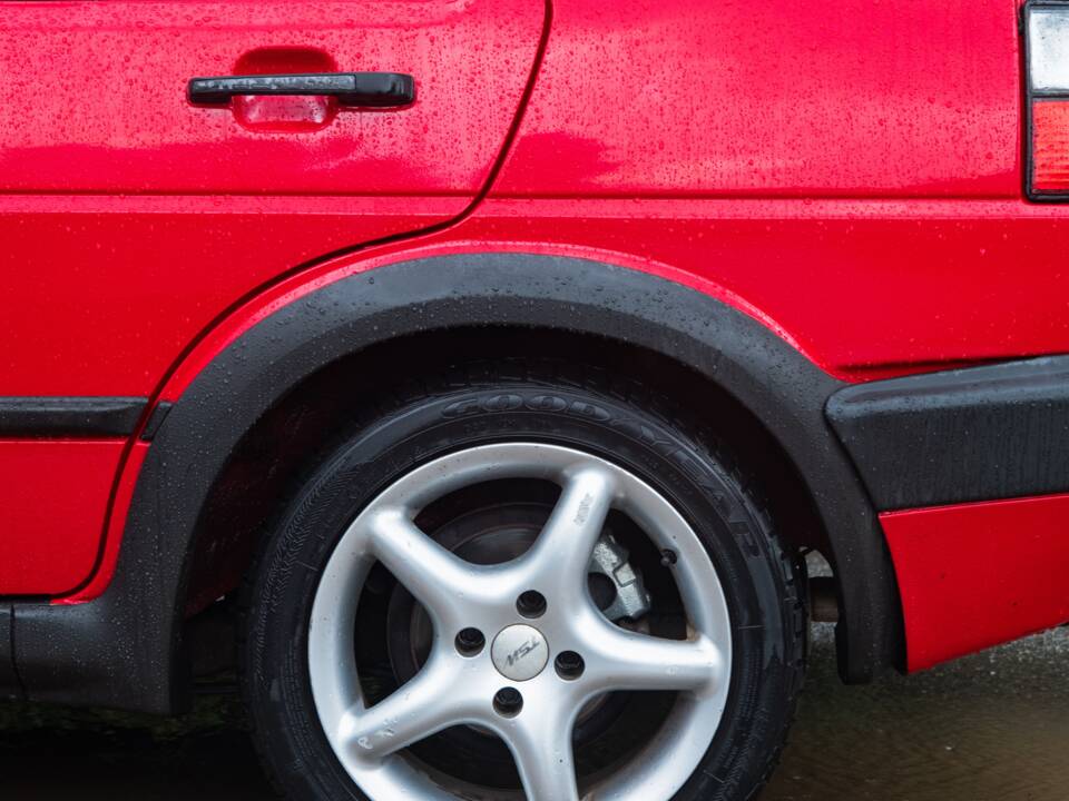 Image 14/50 de Volkswagen Golf III GTI 2.0 (1992)