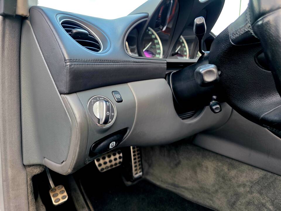 Image 26/39 of Mercedes-Benz SL 500 (2001)