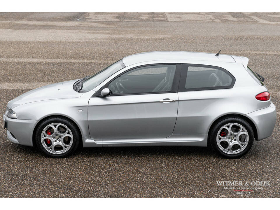 Image 7/31 of Alfa Romeo 147 3.2 GTA (2003)