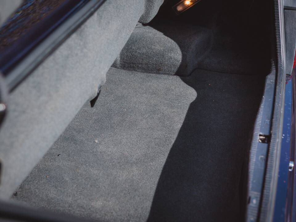 Imagen 36/41 de Mercedes-Benz E 220 (1995)