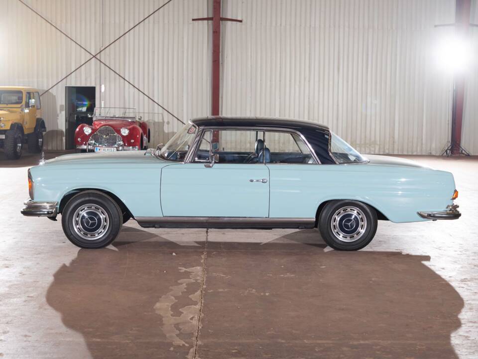 Image 13/91 of Mercedes-Benz 280 SE (1970)