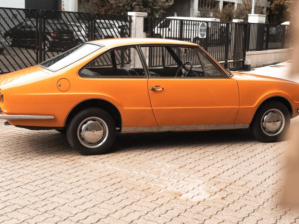 Image 3/49 de FIAT 124 Vignale Coupé Eveline (1969)