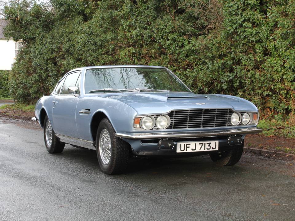 Image 17/35 of Aston Martin DBS (1971)