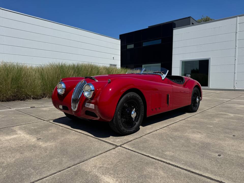 Image 7/34 of Jaguar XK 140 OTS (1955)
