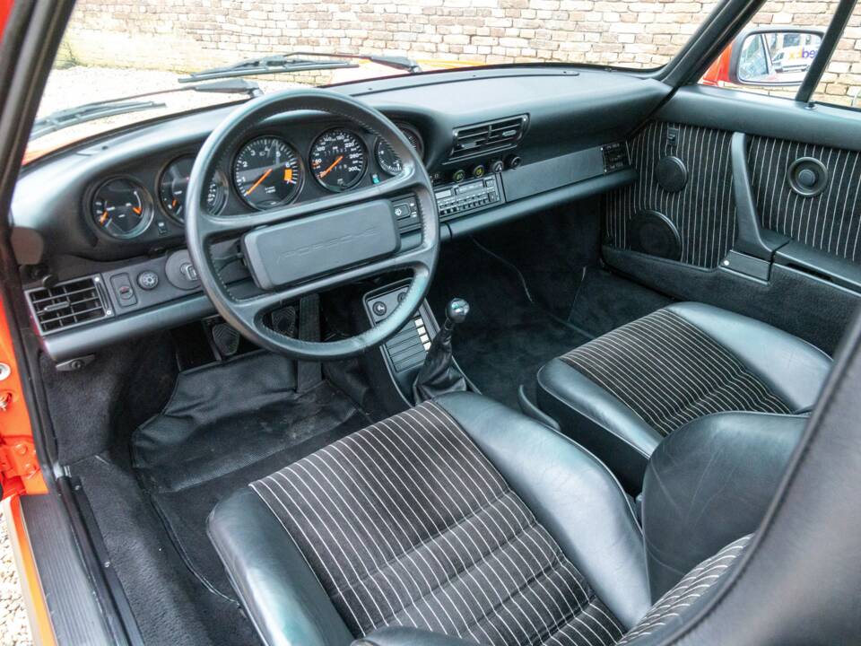 Bild 34/50 von Porsche 911 Carrera 3.2 (1988)