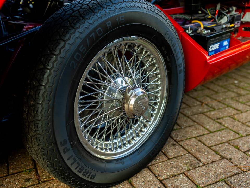 Image 49/50 de Jaguar E-Type (1969)